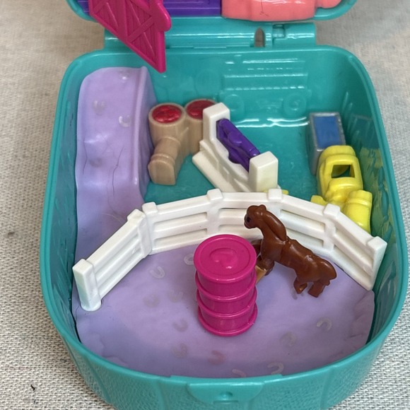 Polly Pocket Cactus Cowgirl Ranch‎ & Pajama Party Sleepy Pets Compact Mattel Toy - Picture 3 of 11